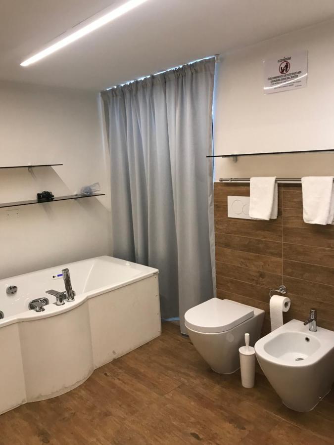 L'Alloggio Del Capitano Viareggio Bagian luar foto